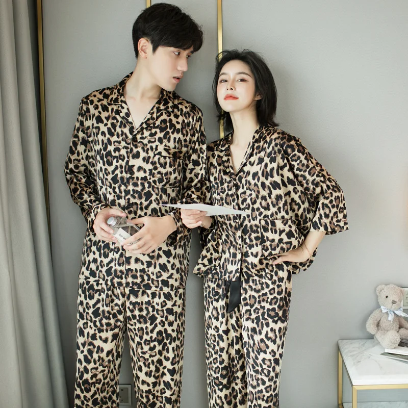 Imitated Silk Fabric Sexy Leopord Pattern Couples Pajamas Suit Korean-style Trend Casual Couples Home Wear Large Size Pajamas Wo
Imitated Silk Fabric Sexy Leopord Pattern Couples Pajamas Suit Korean-style Trend Casual Couples Home Wear Large Size Pajamas Wo