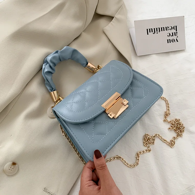2020 new summer western style all-match rhombus chain messenger bag texture stylish small square bag
2020 new summer western style all-match rhombus chain messenger bag texture stylish small square bag