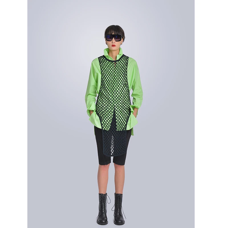 MISHOW Milan Fashion Week Spring/Summer 2020 Female Three-piece Set Hollow Sleeveless Top Green Blouse and Black Shorts Look-3
MISHOW Milan Fashion Week Spring/Summer 2020 Female Three-piece Set Hollow Sleeveless Top Green Blouse and Black Shorts Look-3