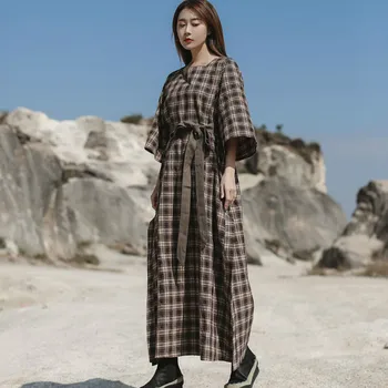 Spring 2020 New Ladies Plaid Leisure Dress Retro Square Collar Lacing Sashes Stitching Irregular Split Hem Loose Long Dress
Spring 2020 New Ladies Plaid Leisure Dress Retro Square Collar Lacing Sashes Stitching Irregular Split Hem Loose Long Dress