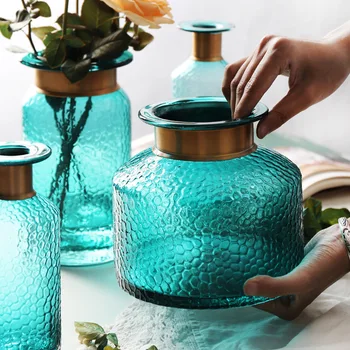Lake green water cube copper circle Glass Vase Art flower arrangement hydroponic container dining table high-end decoration 
Lake green water cube copper circle Glass Vase Art flower arrangement hydroponic container dining table high-end decoration