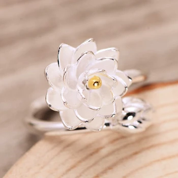 S925 Sterling Silver Ring Luxury Boutique Jewelry Temperament Female Two-tone Gold Color Aromatherapy Lotus Flower Jewelry
S925 Sterling Silver Ring Luxury Boutique Jewelry Temperament Female Two-tone Gold Color Aromatherapy Lotus Flower Jewelry