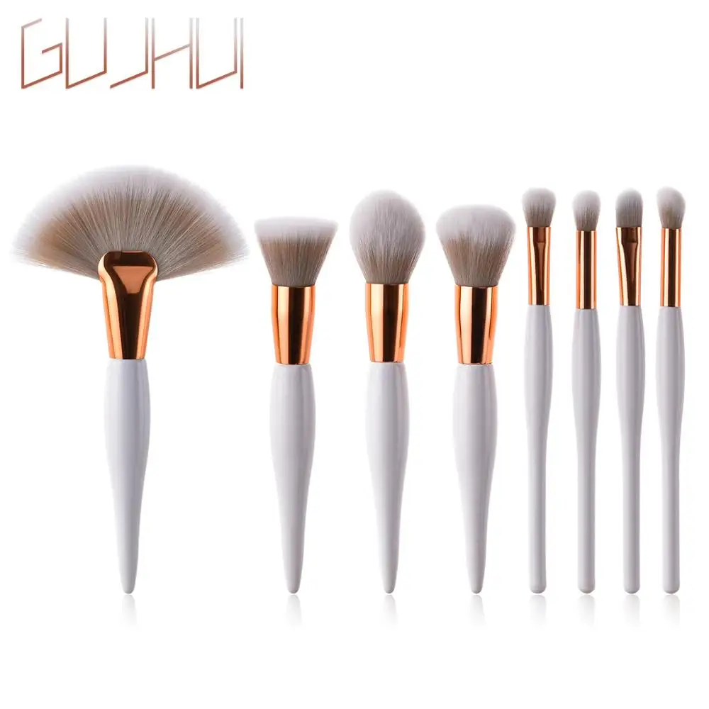 New set of makeup brushes of 8 units. With eyeshadow powder bag concealer lipstick for eye base, makeup brush, cosmetic beauty
New set of makeup brushes of 8 units. With eyeshadow powder bag concealer lipstick for eye base, makeup brush, cosmetic beauty