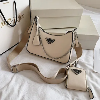 2020 New Toothpick Pattern Underarm Small Square Bag with Small Bag Iron Brand Single Shoulder Messenger Female Crossbody Bag
2020 New Toothpick Pattern Underarm Small Square Bag with Small Bag Iron Brand Single Shoulder Messenger Female Crossbody Bag
