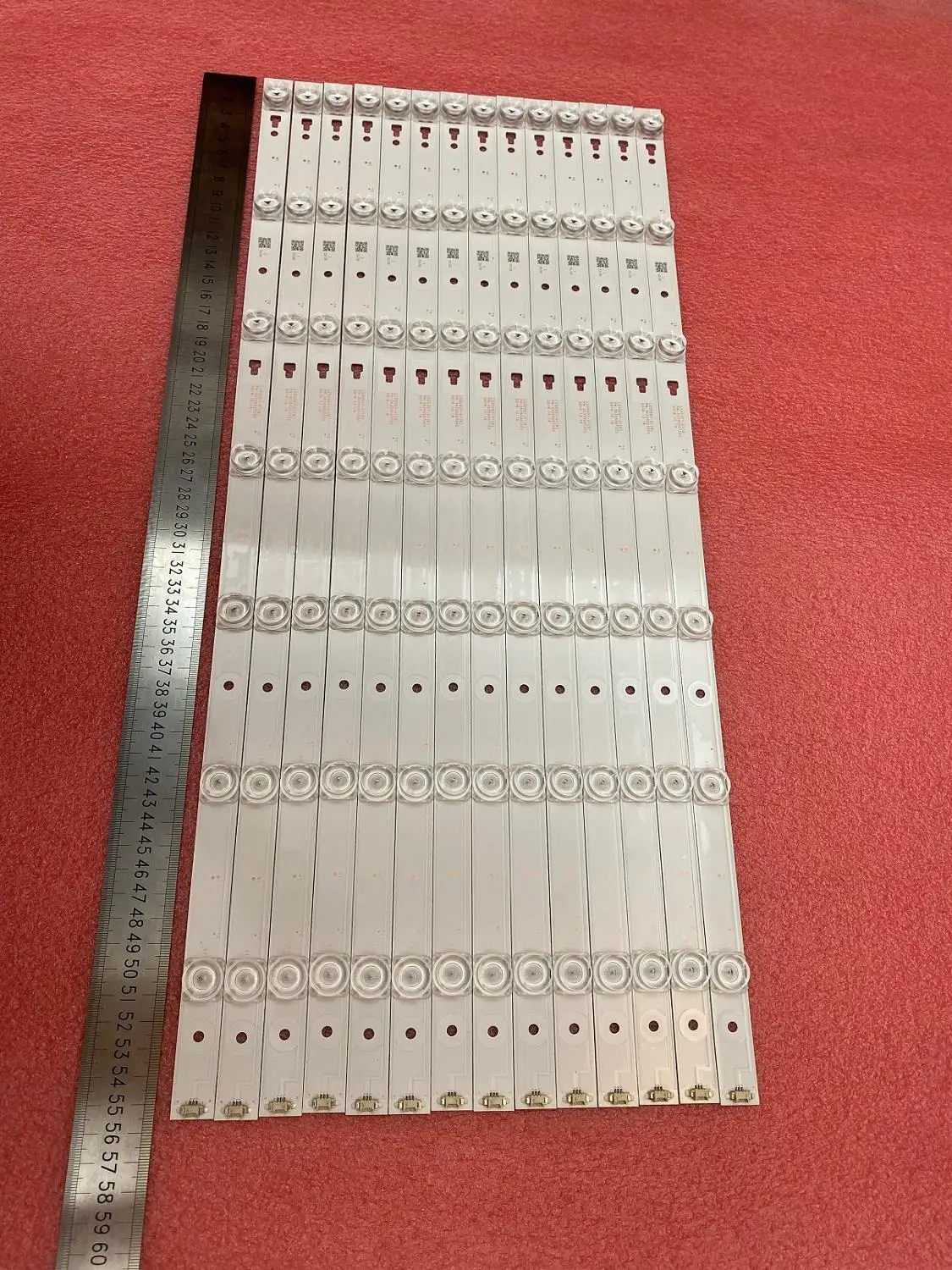 New 70 PCS/lot 7LED 555mm LED Backlight strip for LED55D7-01 A B 30355007202 LE55A7100L LE55B510N LE55B510X LC550DUY SH A1
New 70 PCS/lot 7LED 555mm LED Backlight strip for LED55D7-01 A B 30355007202 LE55A7100L LE55B510N LE55B510X LC550DUY SH A1