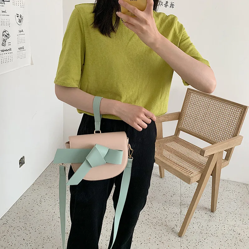 Saddle bag women 2019 new Korean bow foreign style Joker net red shoulder large capacity diagonal bag 
Saddle bag women 2019 new Korean bow foreign style Joker net red shoulder large capacity diagonal bag