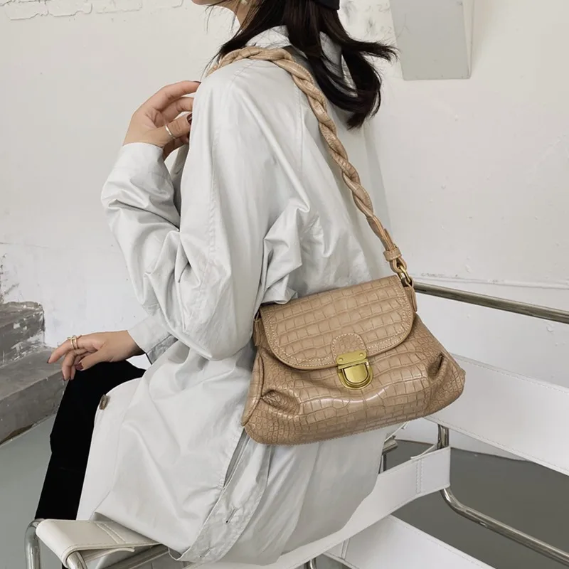 Retro Vintage Small Tote Bags for Women 2020 New Luxury Pu Leather Crocodile Pattern Crossbody Bucket Bag Twist Shoulder Strap
Retro Vintage Small Tote Bags for Women 2020 New Luxury Pu Leather Crocodile Pattern Crossbody Bucket Bag Twist Shoulder Strap