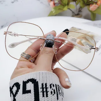 2020 Etro Square Frameless Flat Mirror Crystal Flash Pearl Edge Female Men Anti-blue Light Transparent Lens Glasses
2020 Etro Square Frameless Flat Mirror Crystal Flash Pearl Edge Female Men Anti-blue Light Transparent Lens Glasses