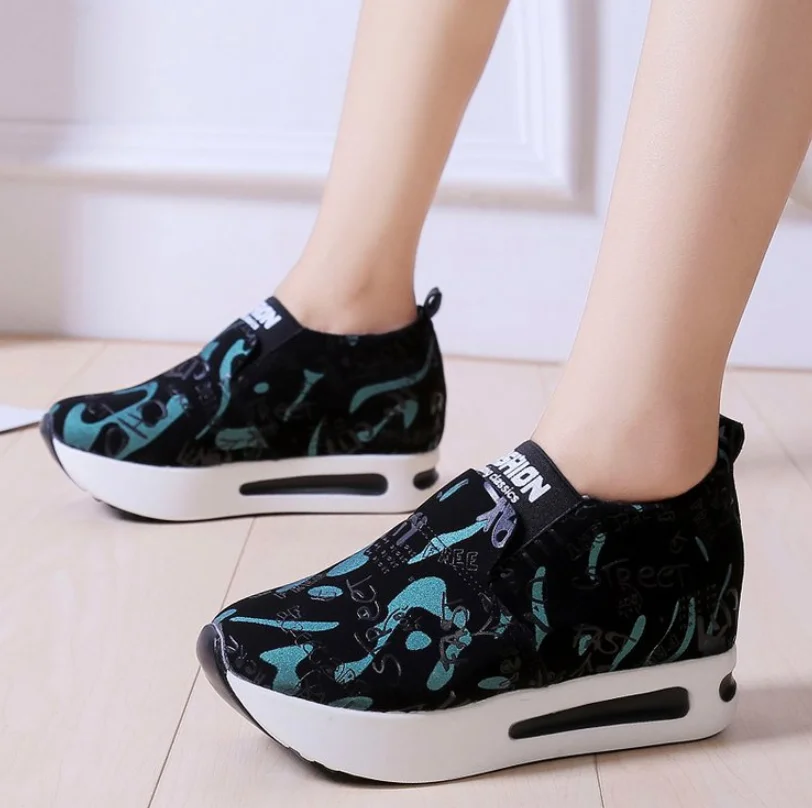Hot Sale Spring Autumn women platform shoes slip on sneakers fringe loafers shoe moccasins Comfortable women shoes
Hot Sale Spring Autumn women platform shoes slip on sneakers fringe loafers shoe moccasins Comfortable women shoes