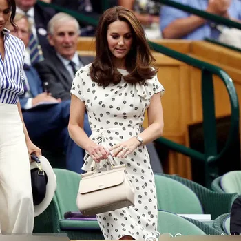 The Duke and Duchess of Cambridge Same 20 Spring and Summer Women's Women's Short Sleeve Polka Dot Printing Thin Pleated Dress
The Duke and Duchess of Cambridge Same 20 Spring and Summer Women's Women's Short Sleeve Polka Dot Printing Thin Pleated Dress