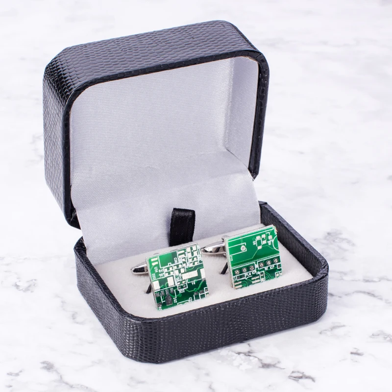 Novelty Green Computer Circuit Board Cufflinks Computer Geek Cuff Button For Unisex Shirt Business Creative Party Birthday Gift
Novelty Green Computer Circuit Board Cufflinks Computer Geek Cuff Button For Unisex Shirt Business Creative Party Birthday Gift
