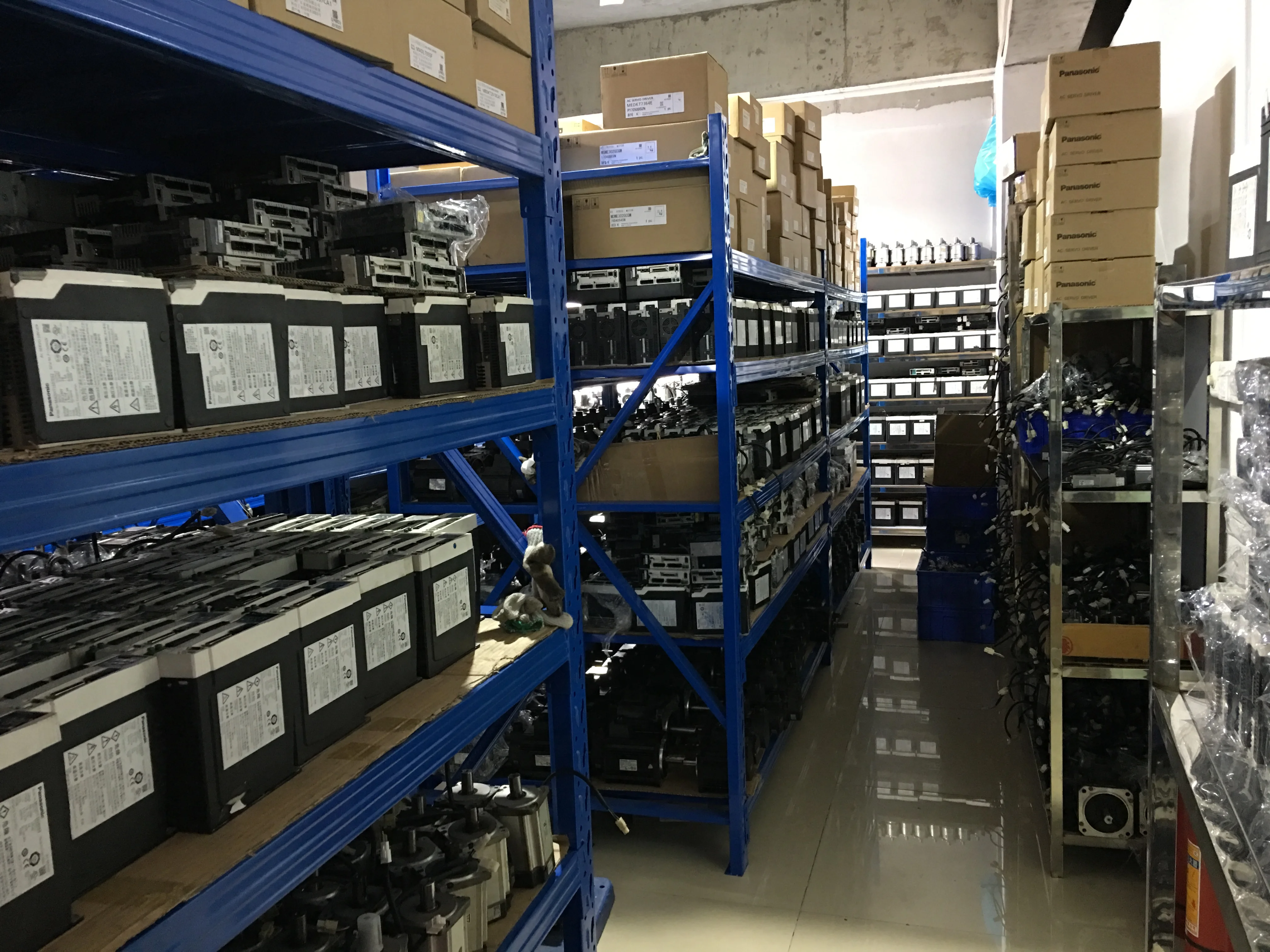 Yaskawa servo 2 series sgdm-15ada / sgmgh-13aca6c original disassembly warranty for half a year
Yaskawa servo 2 series sgdm-15ada / sgmgh-13aca6c original disassembly warranty for half a year