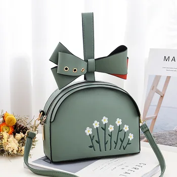 2020 Summer New Female Bag All Match Embroidery Flowers Women Crossbody Messenger Bag Fashion Holiday Party Evening Bag JD06111
2020 Summer New Female Bag All Match Embroidery Flowers Women Crossbody Messenger Bag Fashion Holiday Party Evening Bag JD06111