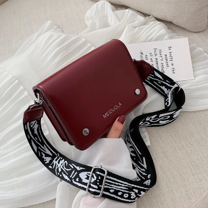 2019 New Vintage Morinda European and American Joker Small Square Bag Simple Tide Single Shoulder Messenger Bag
2019 New Vintage Morinda European and American Joker Small Square Bag Simple Tide Single Shoulder Messenger Bag