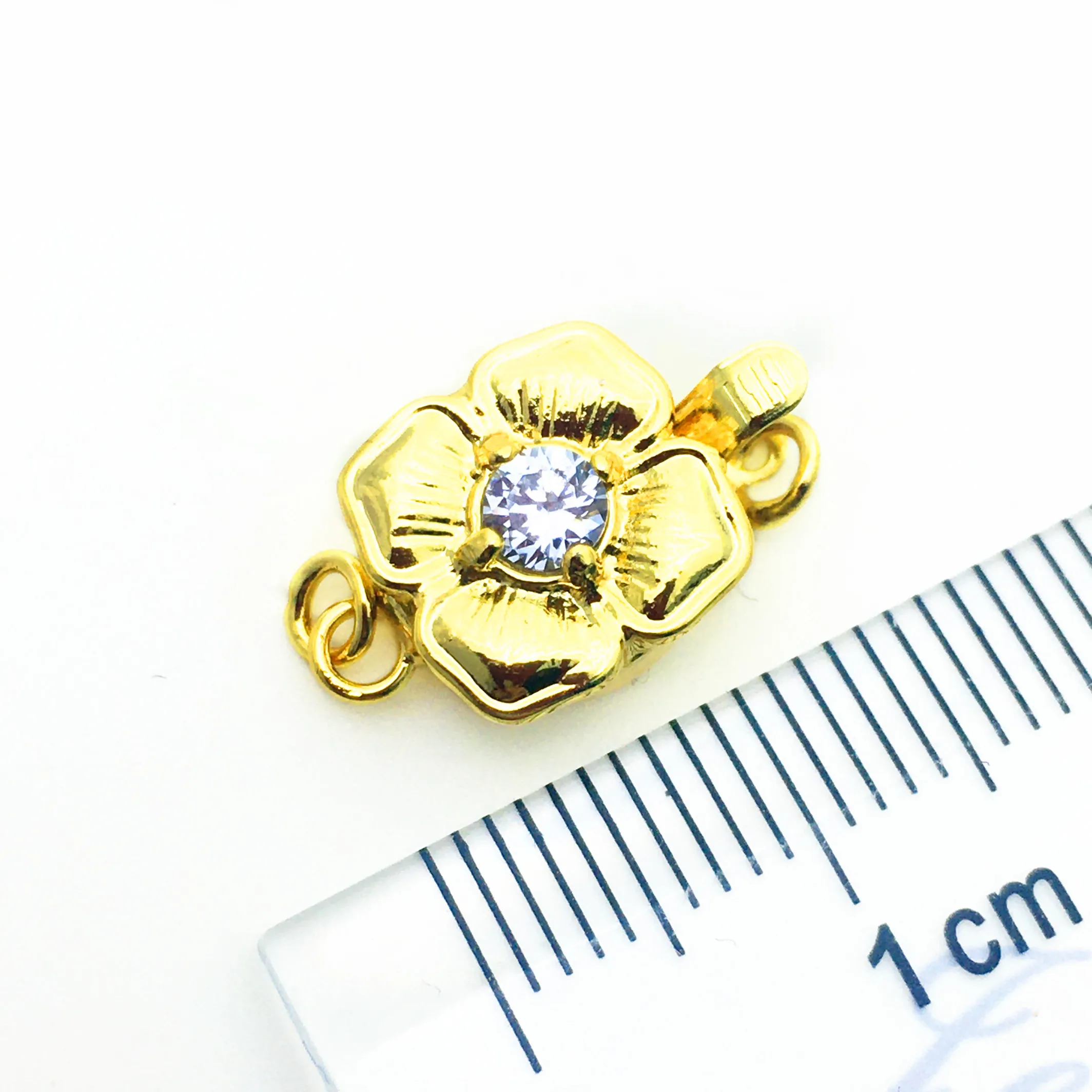 1 Pcs Gold Plated Jewelry Clasps Connector Hollow Flower Pattern Pendants Clasps Pendant Connector Pinch Clasp Bails DIY Jewelry
1 Pcs Gold Plated Jewelry Clasps Connector Hollow Flower Pattern Pendants Clasps Pendant Connector Pinch Clasp Bails DIY Jewelry