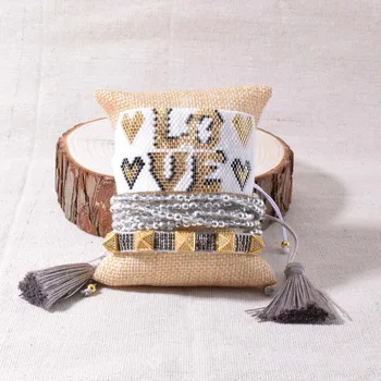 Love Lucky Charm Bracelets For Women White MIYUKI Beaded Bracelet Rivet Pulseras Mujer Moda 2020 Handmade Fashion Jewelry 
Love Lucky Charm Bracelets For Women White MIYUKI Beaded Bracelet Rivet Pulseras Mujer Moda 2020 Handmade Fashion Jewelry