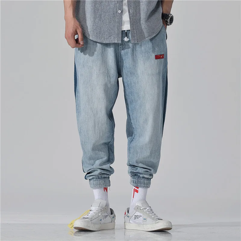 Fashion Streetwear Men Jeans Light Blue Side Stripe Designer Loose Fit Denim Cargo Pants Slack Bottom Hip Hop Jeans Men Joggers
Fashion Streetwear Men Jeans Light Blue Side Stripe Designer Loose Fit Denim Cargo Pants Slack Bottom Hip Hop Jeans Men Joggers
