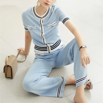 Women Short Sleeve Cardigan + Wide Leg Pants Suits 2020 Summer Elegant Fashion Striped Knitted Two Piece Sets Vintage Female Set
Women Short Sleeve Cardigan + Wide Leg Pants Suits 2020 Summer Elegant Fashion Striped Knitted Two Piece Sets Vintage Female Set