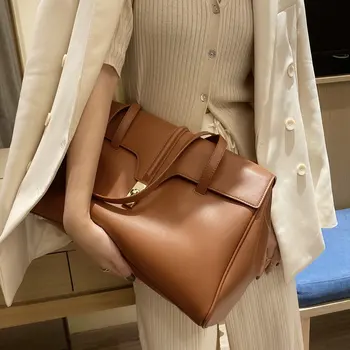 2020 Autumn and Winter Women's Bag Small Cowhide Shoulder Bag Hand Bag Goddess Big Bag designer bag
2020 Autumn and Winter Women's Bag Small Cowhide Shoulder Bag Hand Bag Goddess Big Bag designer bag