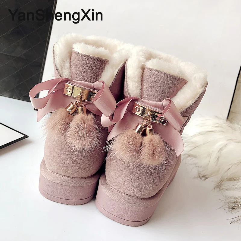 YANSHENGXIN Shoes Woman Boots Cowskin Snow Boots Warm Wool Blended Women Shoes Winter Boots Metal decoration Ladies Booties
YANSHENGXIN Shoes Woman Boots Cowskin Snow Boots Warm Wool Blended Women Shoes Winter Boots Metal decoration Ladies Booties