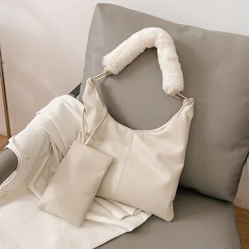 Autumn And Winter Ladies Bag 2020 New Fashion Atmosphere Plush Handbag Texture Joker Tote Bag
Autumn And Winter Ladies Bag 2020 New Fashion Atmosphere Plush Handbag Texture Joker Tote Bag