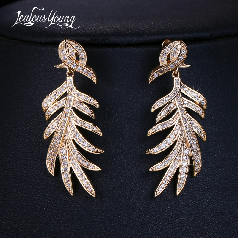 2019 Personality Asymmetrical Women Drop Earrings with Leaf Shape Zirconia Wedding Party Lady Earings Jewelry Gift Accessories
2019 Personality Asymmetrical Women Drop Earrings with Leaf Shape Zirconia Wedding Party Lady Earings Jewelry Gift Accessories