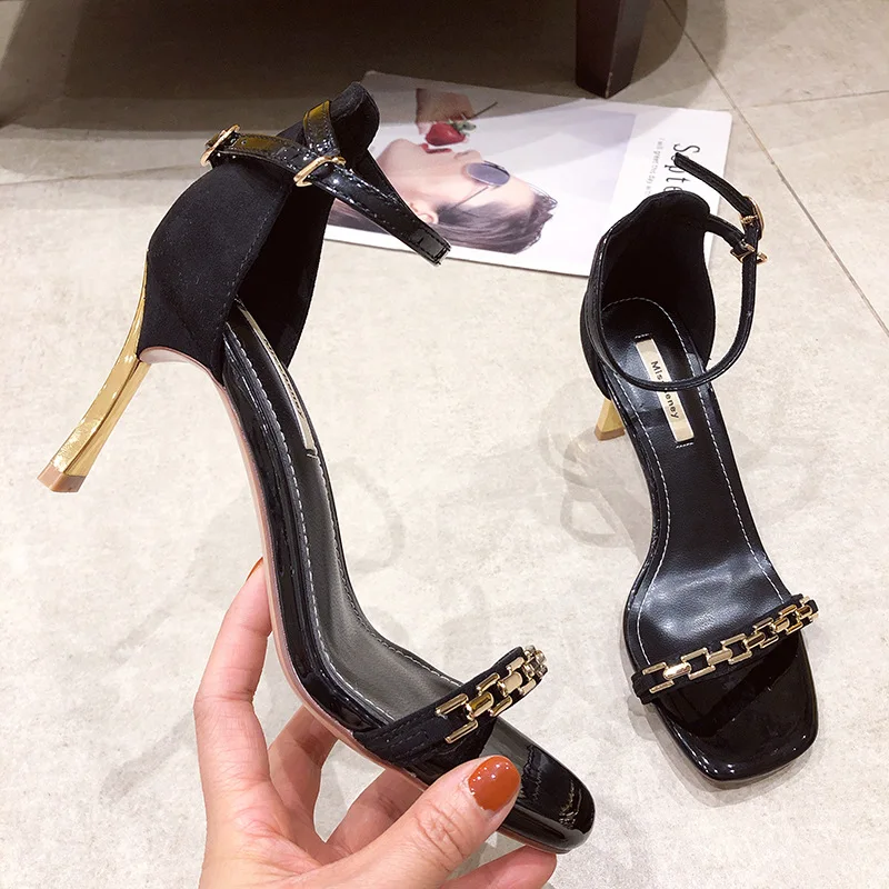 2020 Summer New Women's sandals Square Head Fine Plating with Field with Shoes Wild Chunky-heel fashion Women shoes
2020 Summer New Women's sandals Square Head Fine Plating with Field with Shoes Wild Chunky-heel fashion Women shoes
