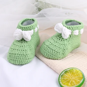 'Crochet wool knitting baby shoes during pregnancy Creative stamp embroidery gift making handmade shoes
'Crochet wool knitting baby shoes during pregnancy Creative stamp embroidery gift making handmade shoes