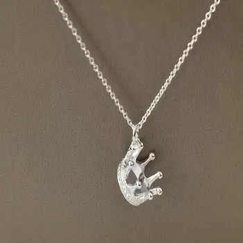 Ms s925 pure silver 1:1 classic fashion platinum crown charm and easy necklace
Ms s925 pure silver 1:1 classic fashion platinum crown charm and easy necklace