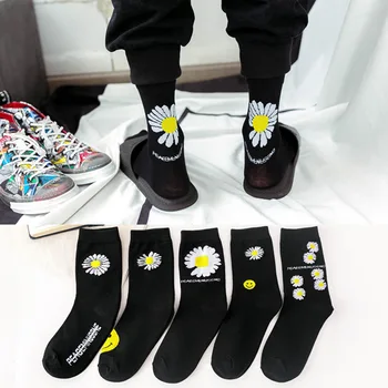 Fast Shipping K-pop GD Same Tide Daisy Flower Jacquard Middle Tube Men Women Stockings Spot Factory Direct Sales Harajuku
Fast Shipping K-pop GD Same Tide Daisy Flower Jacquard Middle Tube Men Women Stockings Spot Factory Direct Sales Harajuku