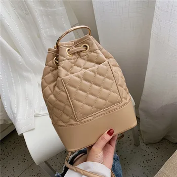 Lingge embroidered women's bag new Chaohan version of the two shoulder bag fashion small backpack hand-held bucket bag
Lingge embroidered women's bag new Chaohan version of the two shoulder bag fashion small backpack hand-held bucket bag