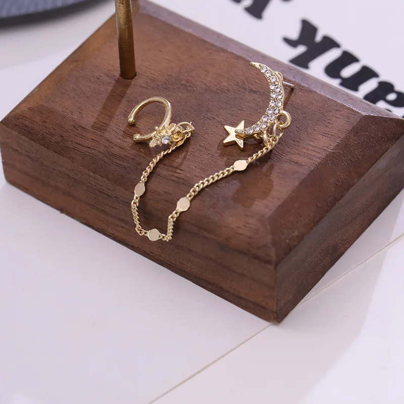 Sweet Style Gold Color Star Long Tassels Chain Pendant Zirconia Moon Ear Cuff Clip on Earring For Girl No Pierced Non Piercing
Sweet Style Gold Color Star Long Tassels Chain Pendant Zirconia Moon Ear Cuff Clip on Earring For Girl No Pierced Non Piercing