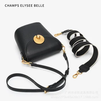 Portable Type Women's Bag for Winter and Leisure Small Water Bucket 
Portable Type Women's Bag for Winter and Leisure Small Water Bucket