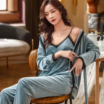 New Women's Pajamas Set Velvet Sexy Deep V Lace 3-piece Nightgown Robe Set Home Wear Clothes Sleepwear Pijamas Para Mujer
New Women's Pajamas Set Velvet Sexy Deep V Lace 3-piece Nightgown Robe Set Home Wear Clothes Sleepwear Pijamas Para Mujer