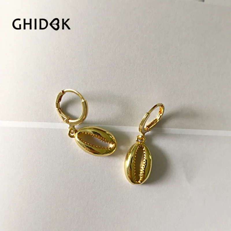 GHIDBK Boho Artcraft Cowrie Shell Hoop Earrings Women Gold Summer Charm Huggie Earring Minimalist Seashell Aros Hoops Wholesale
GHIDBK Boho Artcraft Cowrie Shell Hoop Earrings Women Gold Summer Charm Huggie Earring Minimalist Seashell Aros Hoops Wholesale
