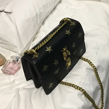 2020 New Summer Fashion Rivet Chain Shoulder Messenger Bags Famous Designer Casual Women Purse and Handbags GG Small Square Bags
2020 New Summer Fashion Rivet Chain Shoulder Messenger Bags Famous Designer Casual Women Purse and Handbags GG Small Square Bags