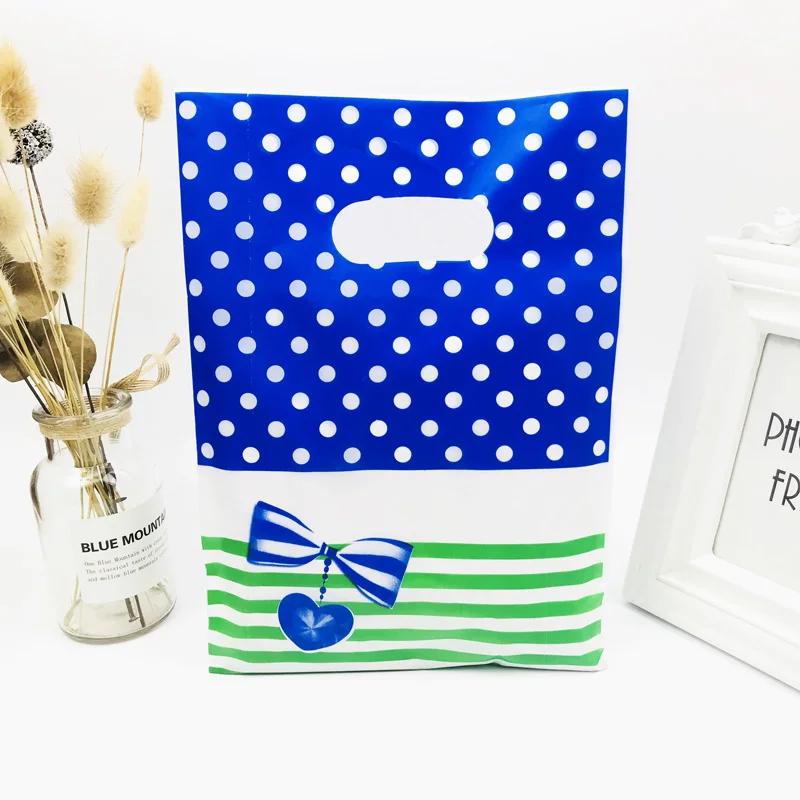 50PCS 20x30cm Blue Dots Bow Green Stripes Portable Gift Shopping Bags Cosmetic Bags Clothing Bags
50PCS 20x30cm Blue Dots Bow Green Stripes Portable Gift Shopping Bags Cosmetic Bags Clothing Bags