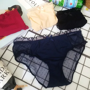 Red Transparent Screen Lace Fabric Sexy Seamless Wave Edge Medium-waist Pure Cotton Crotch Lady's Triangular Underwear
Red Transparent Screen Lace Fabric Sexy Seamless Wave Edge Medium-waist Pure Cotton Crotch Lady's Triangular Underwear