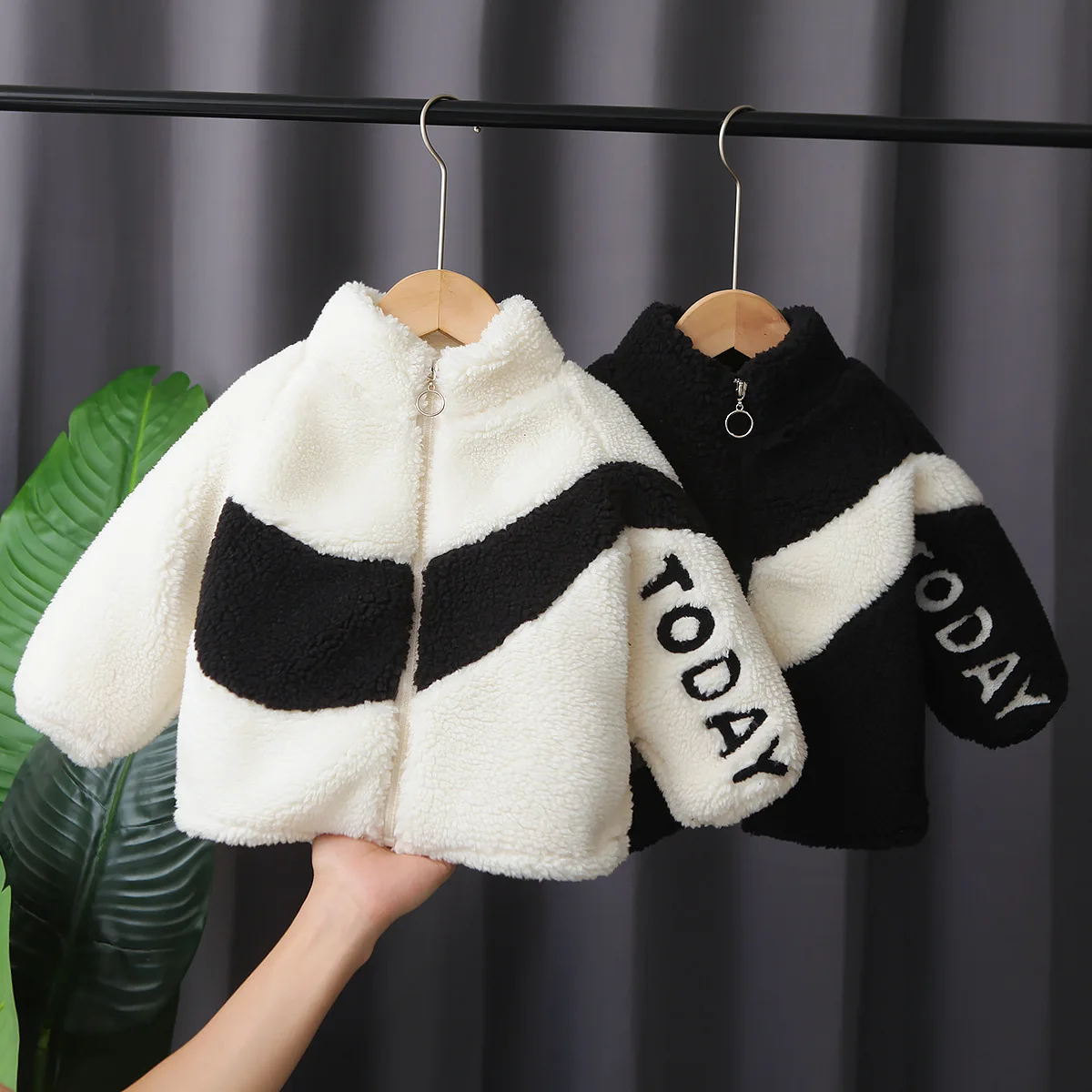 Polar fleece Autumn Winter Plush Children Thicken Jackets For Baby Girls Warm Kids Coats For Boys Plus velvet Outerwear Clothes
Polar fleece Autumn Winter Plush Children Thicken Jackets For Baby Girls Warm Kids Coats For Boys Plus velvet Outerwear Clothes