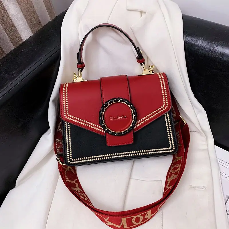 2020 Trend Wide Strap Lock Square Bag for Women's Luxury Thread Pattern PU Shoulder Bag Lady Classic Leather Handbags Sac A Main
2020 Trend Wide Strap Lock Square Bag for Women's Luxury Thread Pattern PU Shoulder Bag Lady Classic Leather Handbags Sac A Main