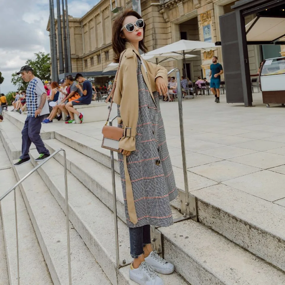 Photo Shoot England Retro Kaki Plaid Stitching Trench Coat Women's CHIC Elegant Waist Hugging Lace-up Cloak Long Coat
Photo Shoot England Retro Kaki Plaid Stitching Trench Coat Women's CHIC Elegant Waist Hugging Lace-up Cloak Long Coat