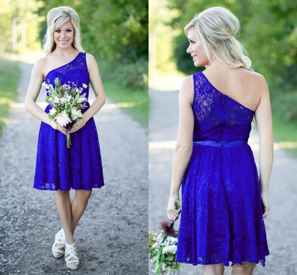 Country Bridesmaid Dresses New Short For Weddings Lace Royal Blue Knee Length Cheap With Sash One Shoulder Maid of Honor Gowns
Country Bridesmaid Dresses New Short For Weddings Lace Royal Blue Knee Length Cheap With Sash One Shoulder Maid of Honor Gowns