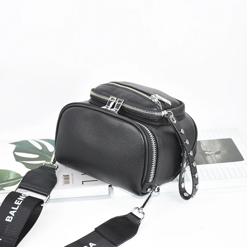 King Wallet Am a Water VC Small Static Celebrity Style Genuine Leather Chest Bag Shoulder Bag Shoulder Bag First Layer WOMEN'S C 
King Wallet Am a Water VC Small Static Celebrity Style Genuine Leather Chest Bag Shoulder Bag Shoulder Bag First Layer WOMEN'S C