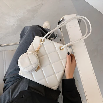 2020 Fashion Shoulder Bag Women Travel Bags Leather Pu Quilted Bag Female Luxury Handbags Women Bags Designer Sac A Main Femme
2020 Fashion Shoulder Bag Women Travel Bags Leather Pu Quilted Bag Female Luxury Handbags Women Bags Designer Sac A Main Femme