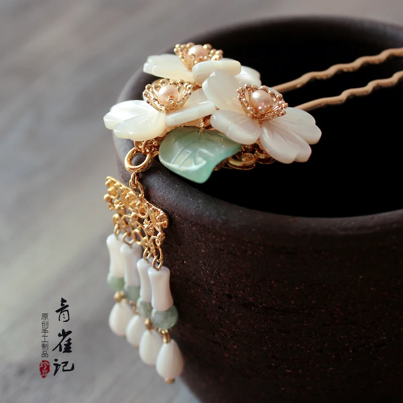 vintage pearl handmade hair bun kimono COSPLAY hanfu shell tassel hairpin hair sticks Hair accessories Headwear do-up tools
vintage pearl handmade hair bun kimono COSPLAY hanfu shell tassel hairpin hair sticks Hair accessories Headwear do-up tools