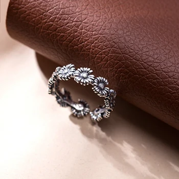 SUNIANGON Daisy Ring Adjustable 925 Sterling Silver Women Vintage Ring Summer Elegant Korean Women Ring Girl Fashion Jewelry
SUNIANGON Daisy Ring Adjustable 925 Sterling Silver Women Vintage Ring Summer Elegant Korean Women Ring Girl Fashion Jewelry