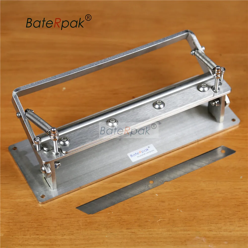 BateRpak Leather scraper pro 8.5" inch Manual leather skiver,leather splitter plus,work width 220mm
BateRpak Leather scraper pro 8.5" inch Manual leather skiver,leather splitter plus,work width 220mm