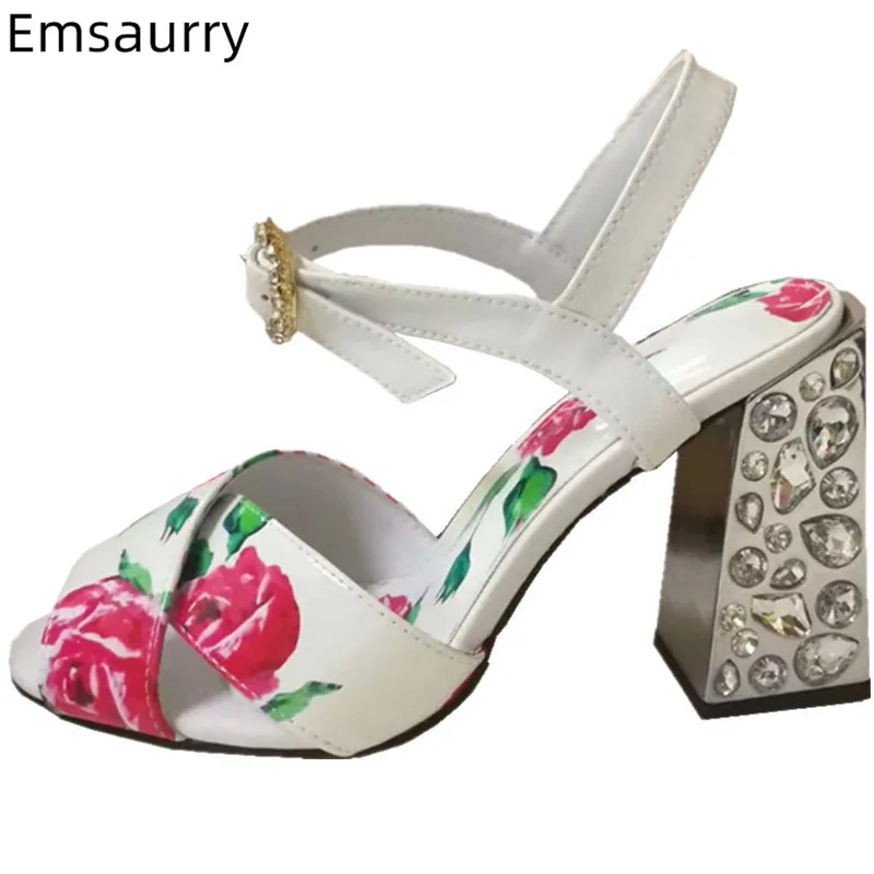 2019 Chic Rose Pattern Sandals Woman Peep Toe Narrow Buckle Comfy Big Size Party Sandalias Square High Jewelry Heel Woman Sandal
2019 Chic Rose Pattern Sandals Woman Peep Toe Narrow Buckle Comfy Big Size Party Sandalias Square High Jewelry Heel Woman Sandal