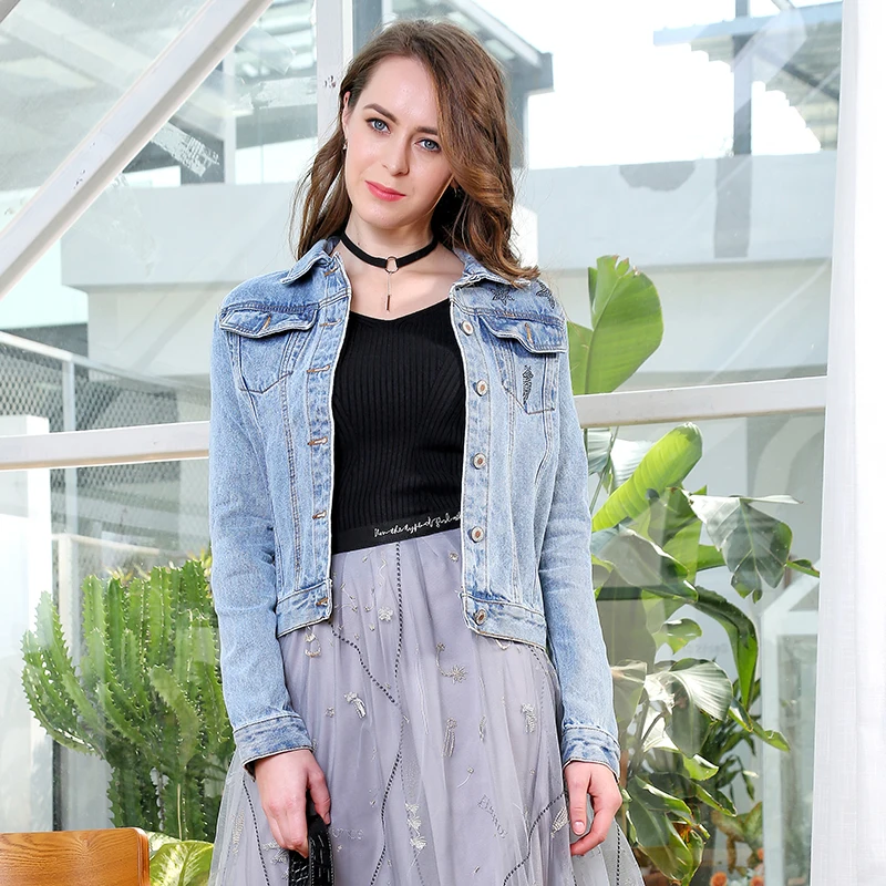 Mishow denim jackets women autumn 2018 new outerwear Korean lady slim short embroidery denim coat Fashion MX18A6433
Mishow denim jackets women autumn 2018 new outerwear Korean lady slim short embroidery denim coat Fashion MX18A6433