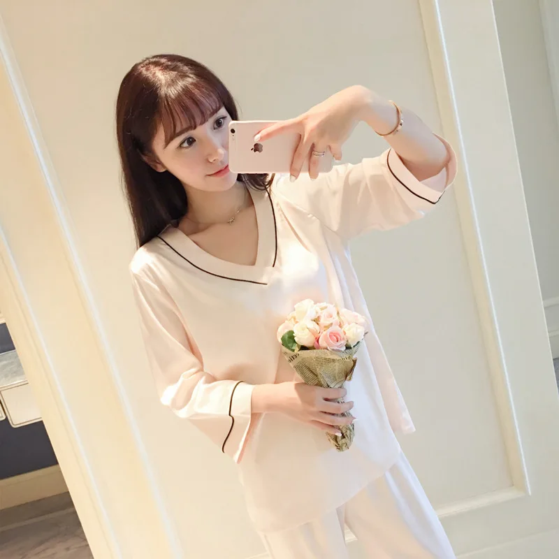 029 # Silk Pajamas Women's Korean-style Three-quarter-length Sleeve Set Viscose Thin Fresh Split Type V-neck Piece Tracksuit
029 # Silk Pajamas Women's Korean-style Three-quarter-length Sleeve Set Viscose Thin Fresh Split Type V-neck Piece Tracksuit
